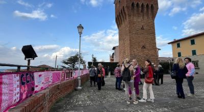 ottobre rosa, lo striscione di piazza San matteo